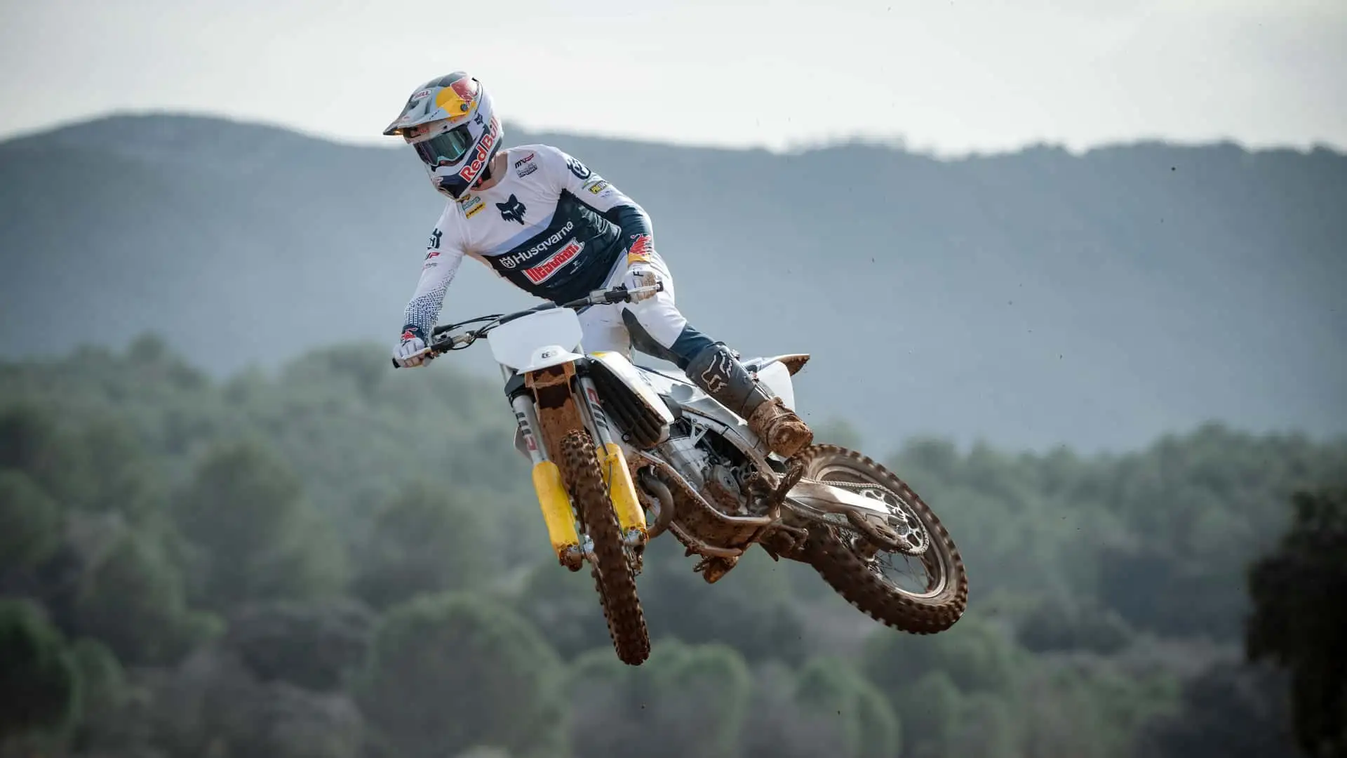 Husqvarna представляет новую линейку мотокроссовых моделей в ретро-цветовой гамме