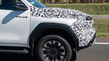 Flagra: Nova Toyota Hilux reestilizada