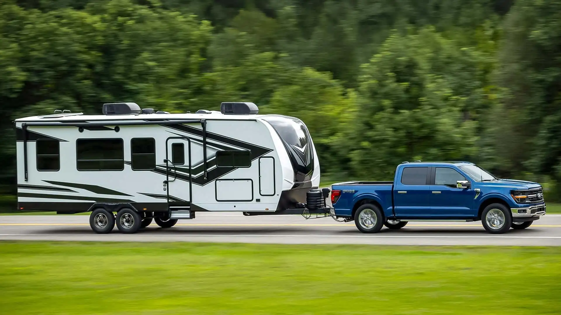 https://cdn.motor1.com/images/mgl/koKQ7e/s1/ford-f-150-xlt-2026.webp