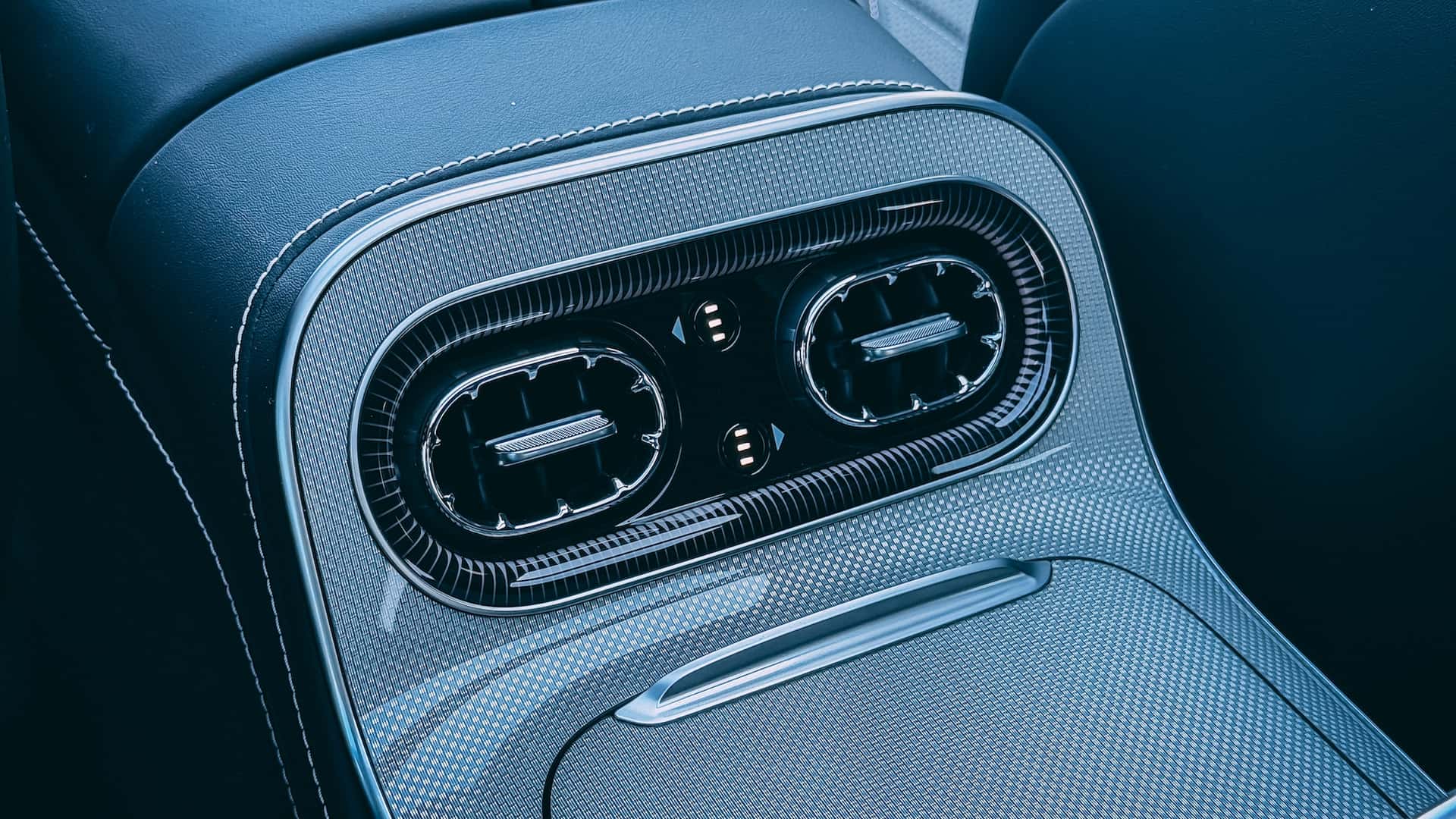 https://cdn.motor1.com/images/mgl/koKQmY/s1/2027-mercedes-benz-s-class-first-drive-review.jpg