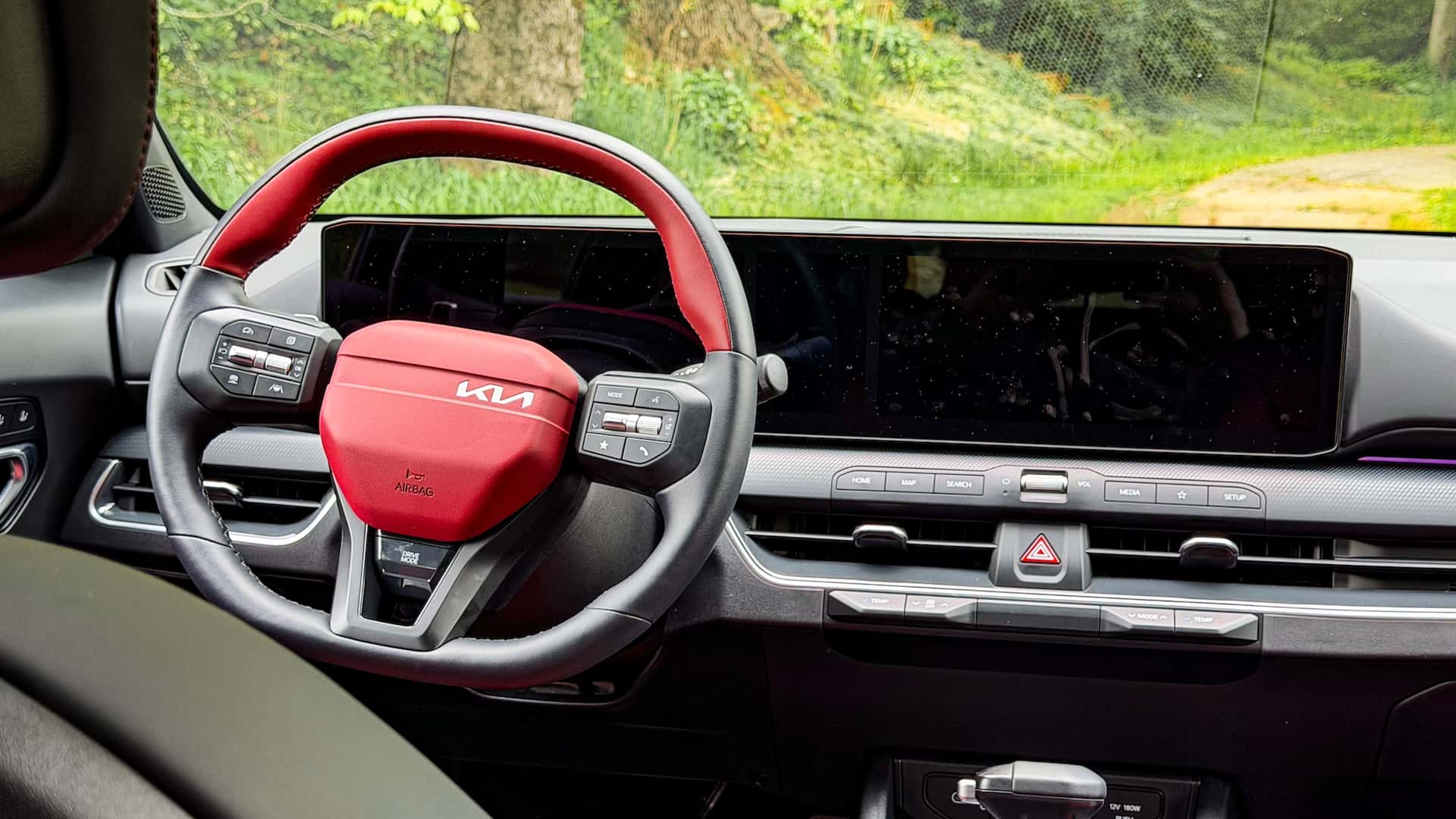 https://cdn.motor1.com/images/mgl/koKREM/s1/2026-kia-k4-hatchback-review.jpg