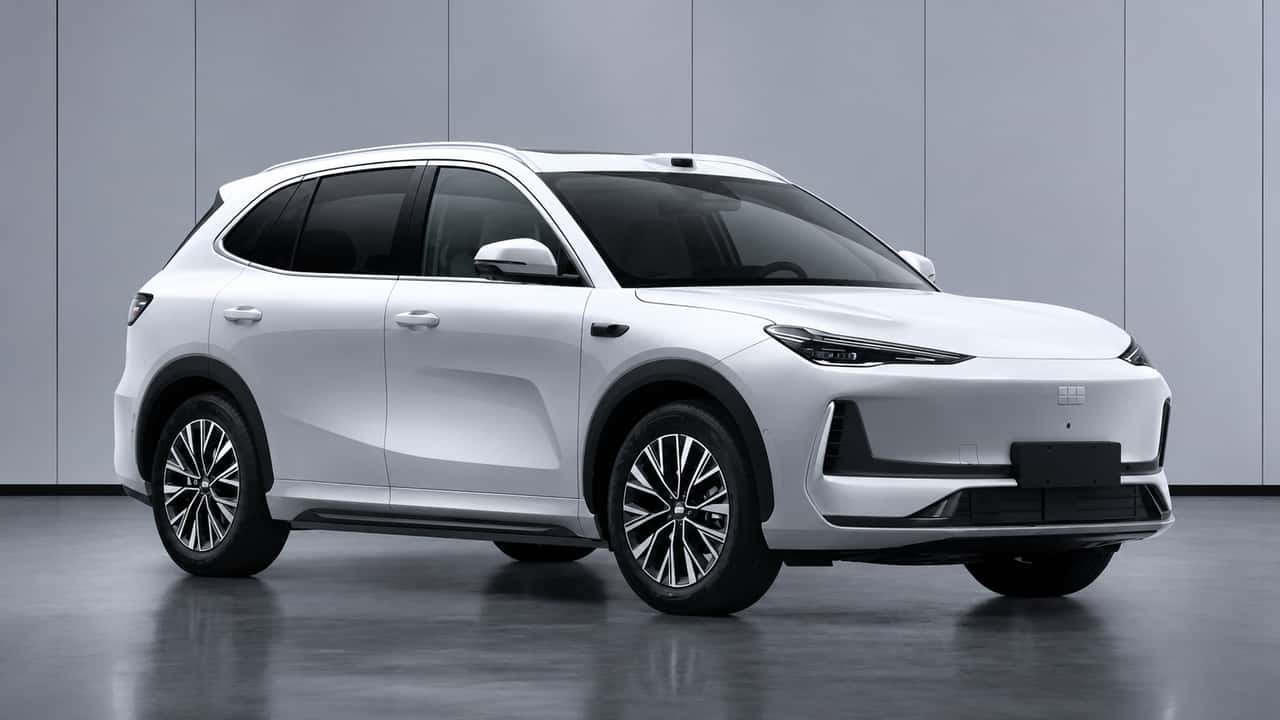 Prestes a virar nacional, Geely EX5 ganha motor de 333 cv na China