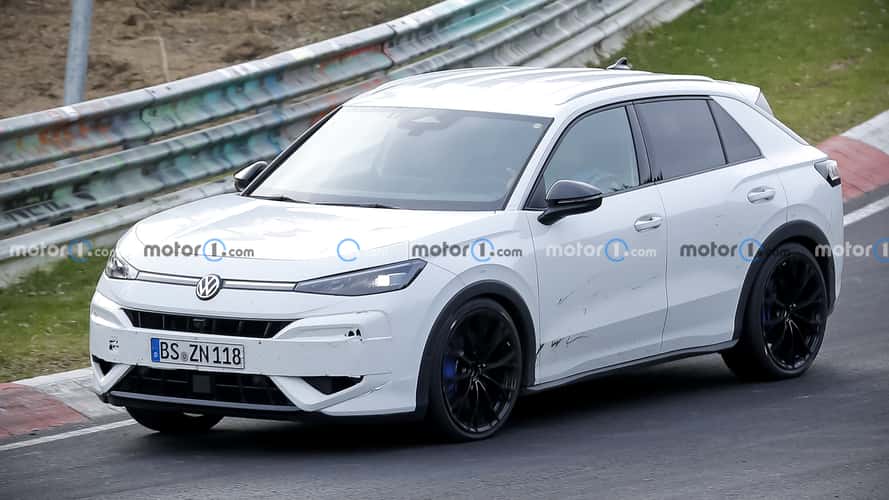 Neuer VW T-Roc R (2026) zeigt sich fast ungetarnt (Update)