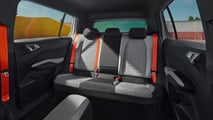 Skoda Epiq First Edition: Orangefarbene Sicherheitsgurte und Kontrastnähte, schwarzer Dachhimmel und mehr