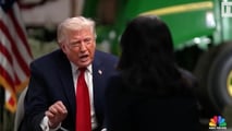 Trump litiga in TV: i trattori John Deere in sfondo