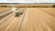 Nuovi trattori John Deere 8R, 8RT e 8RX: comfort evoluto, più efficienza e tecnologie smart per aziende agricole. in crescita