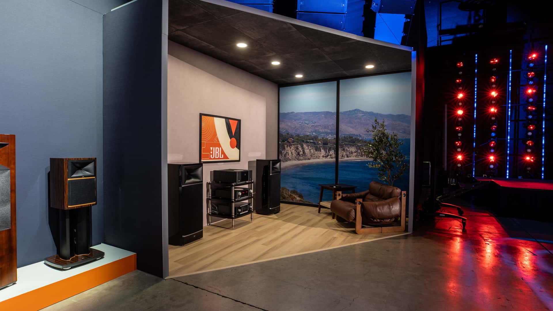 https://cdn.motor1.com/images/mgl/koKZyN/s1/jbl-northridge-tour.jpg