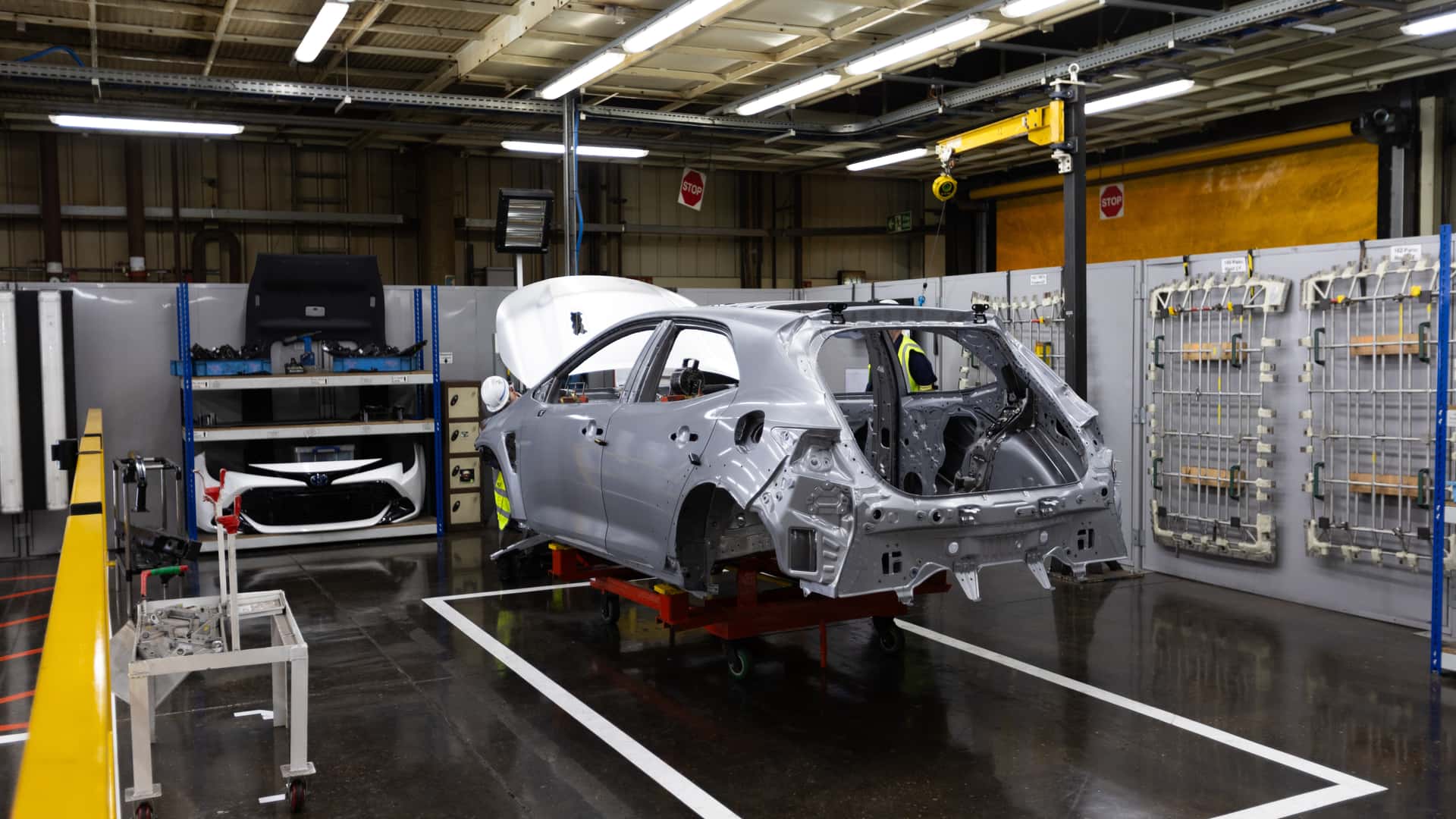 https://cdn.motor1.com/images/mgl/koKbgx/s1/toyota-uk-production.jpg