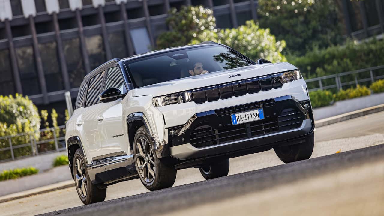 Já dirigimos! Novo Jeep Compass híbrido cresce, evolui e é esperado no Brasil