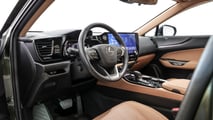 Detalhes do interior do Lexus NX 450h+ 2026