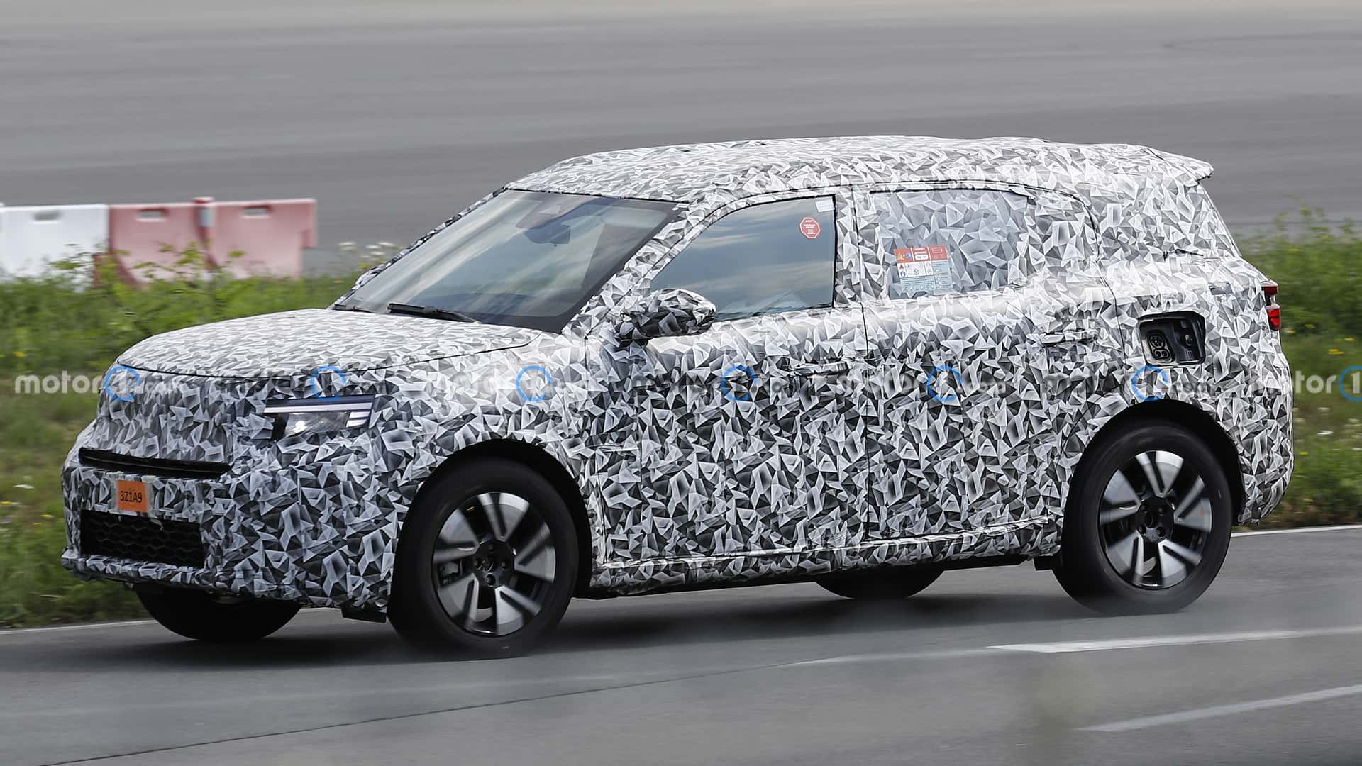 next-generation-opel-crossland-spy-photos.jpg