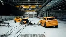 Mercedes-Benz EQS SUV, EQA Crash Test 9