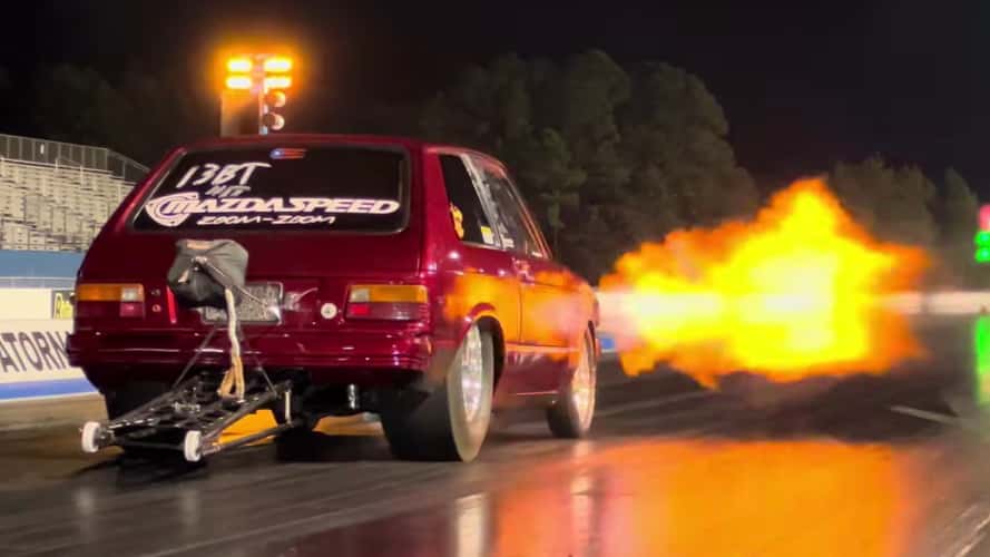 Watch this 1000 bhp Toyota Starlet drag racer shoot fire out of its face