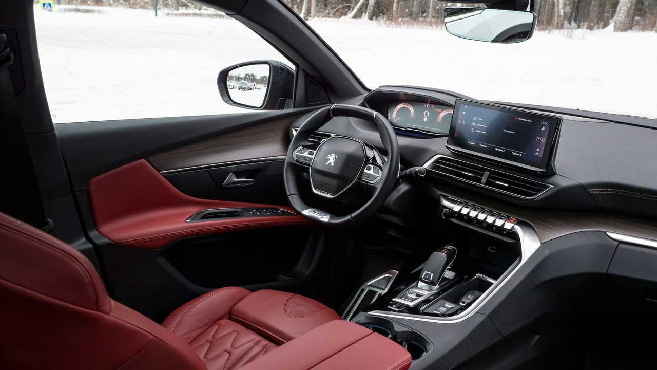 Peugeot 3008, передняя панель