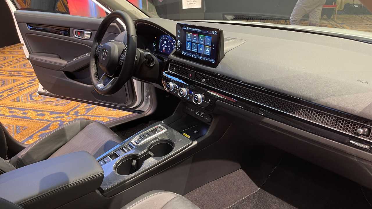 Honda Civic 2022 dal vivo