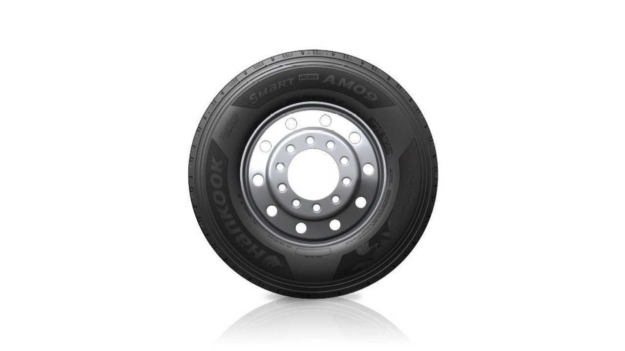 Hankook Tire AM09