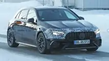 2023 Mercedes-AMG A45 facelift foto spia