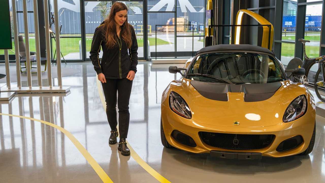 Элиза Артиоли и ее Lotus Elise Sport 240