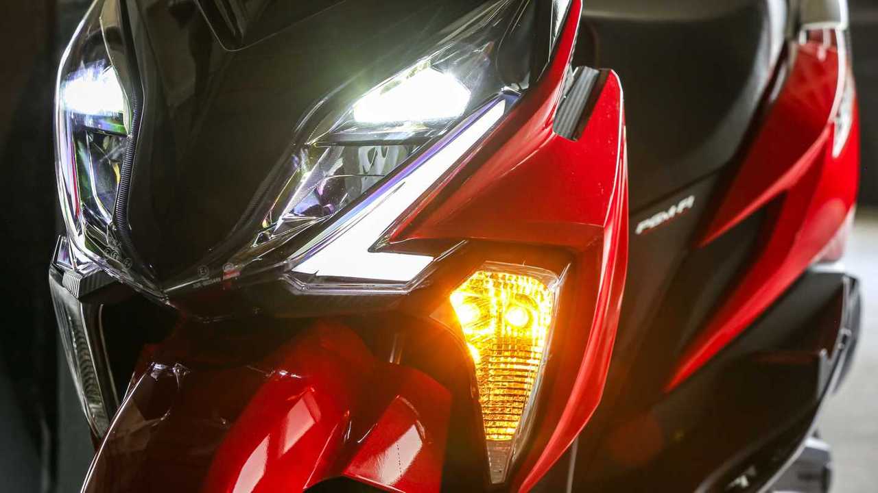 Honda Elite 125 - Iluminação frontal