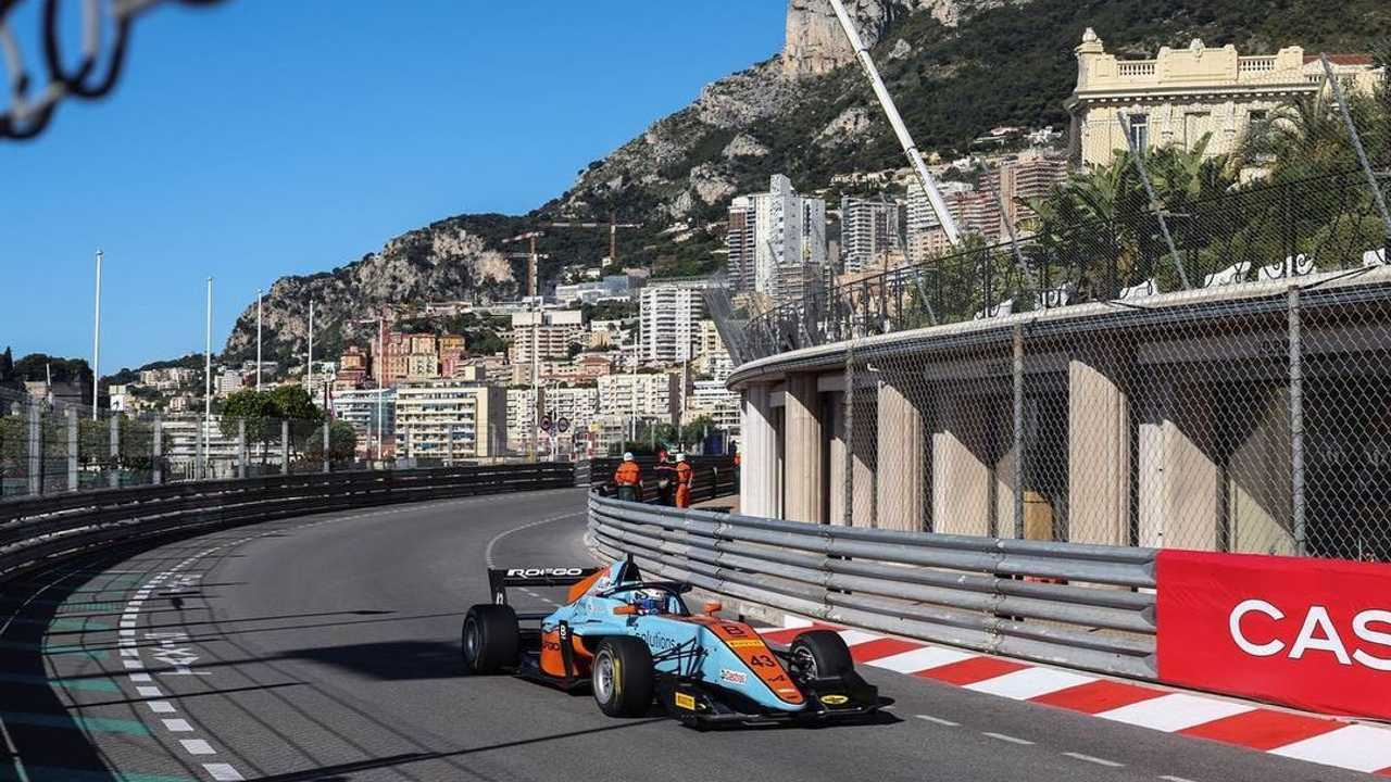 En 2021 giró en Mónaco y se cruzó con los pilotos de la F1 en boxes.