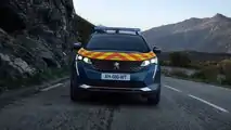 Il frontale della Peugeot 3008 Hybrid 225 della Gendarmerie francese
