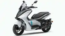 Yamaha E01 - Vista angolare anteriore sinistra