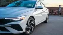 2025 Hyundai Elantra Hybrid Limited Review