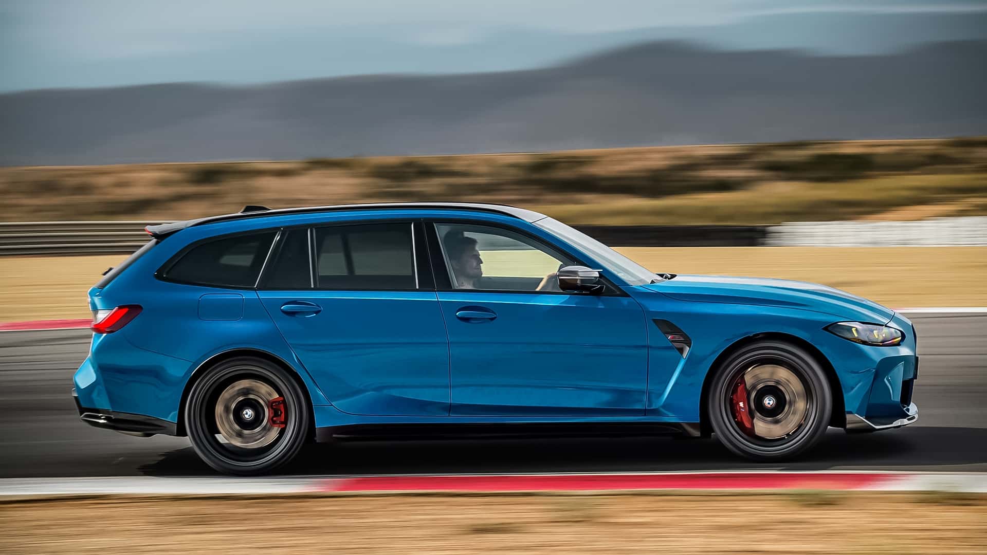 https://cdn.motor1.com/images/mgl/kolJMY/s1/bmw-m3-cs-touring-2025.jpg