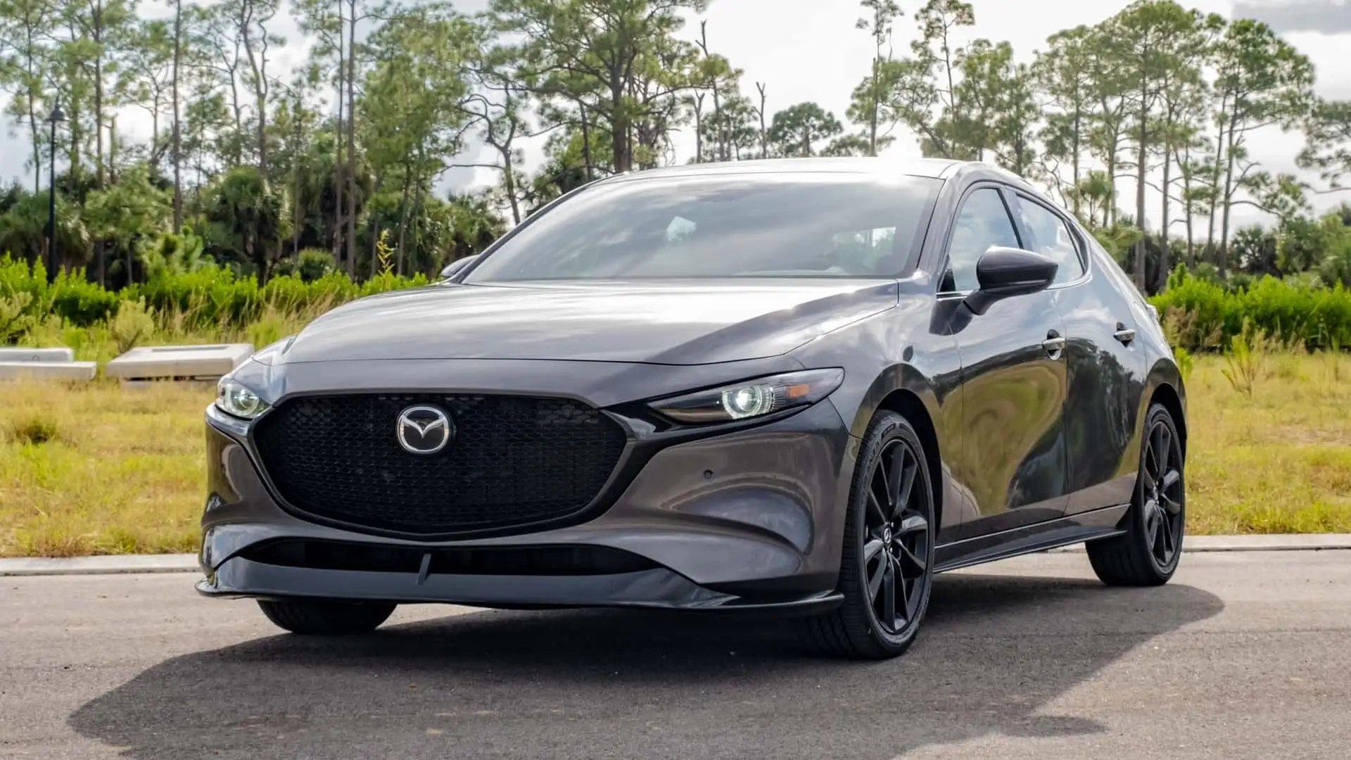 https://cdn.motor1.com/images/mgl/kolWON/s1/2024-mazda3-turbo-review.webp