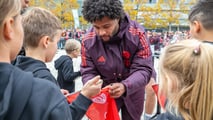 Audi Fahrzeugübergabe an die Spieler des FC Bayern München 2023