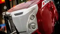 McCormick X8 VT-Drive nel Motor Valley con design
