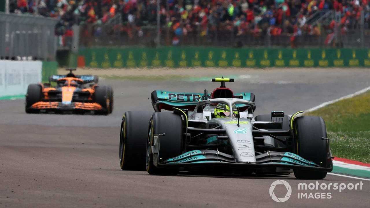 Lewis Hamilton leads Daniel Ricciardo at Emilia Romagna GP 2022