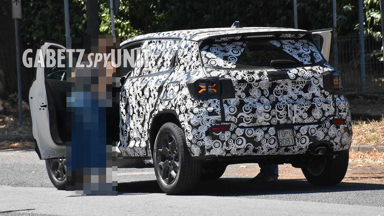 Jeep Jeepster, le ultime foto spia prima del debutto