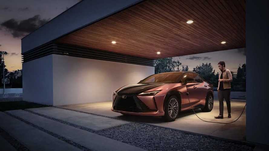 Lexus RZ скоро получит «начальную» версию
