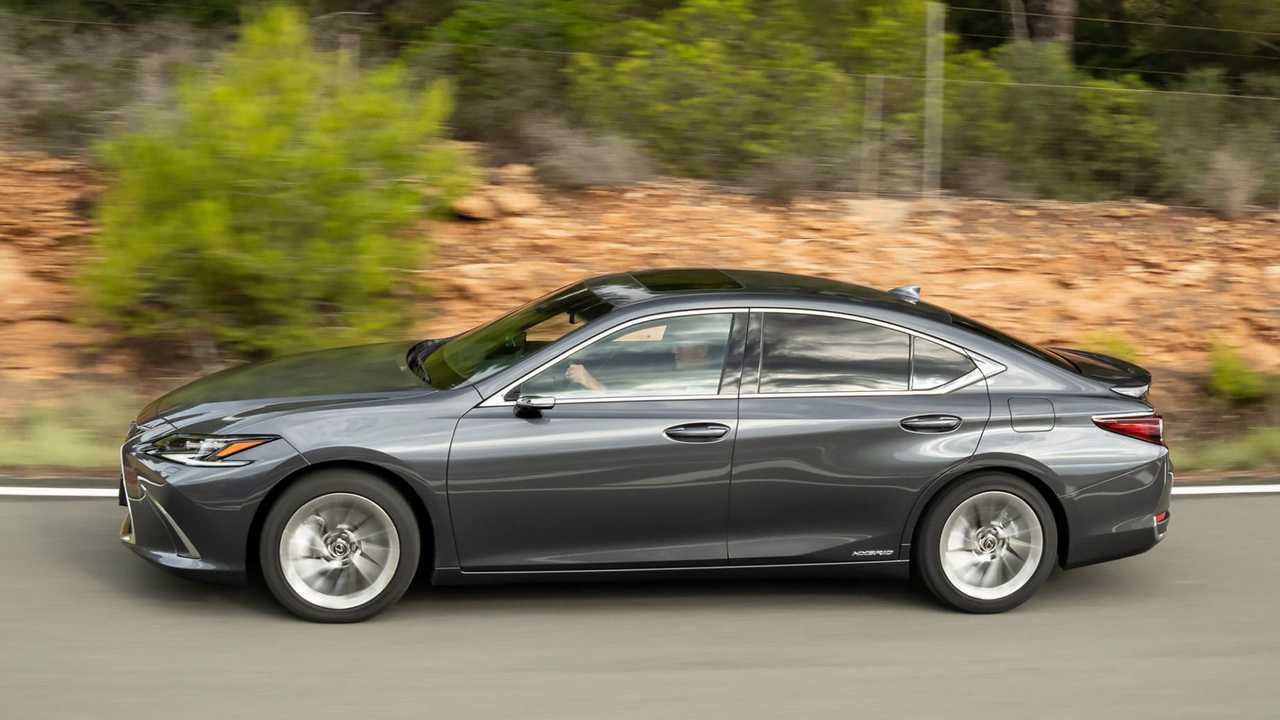 Lexus ES 300h (2021) im Test
