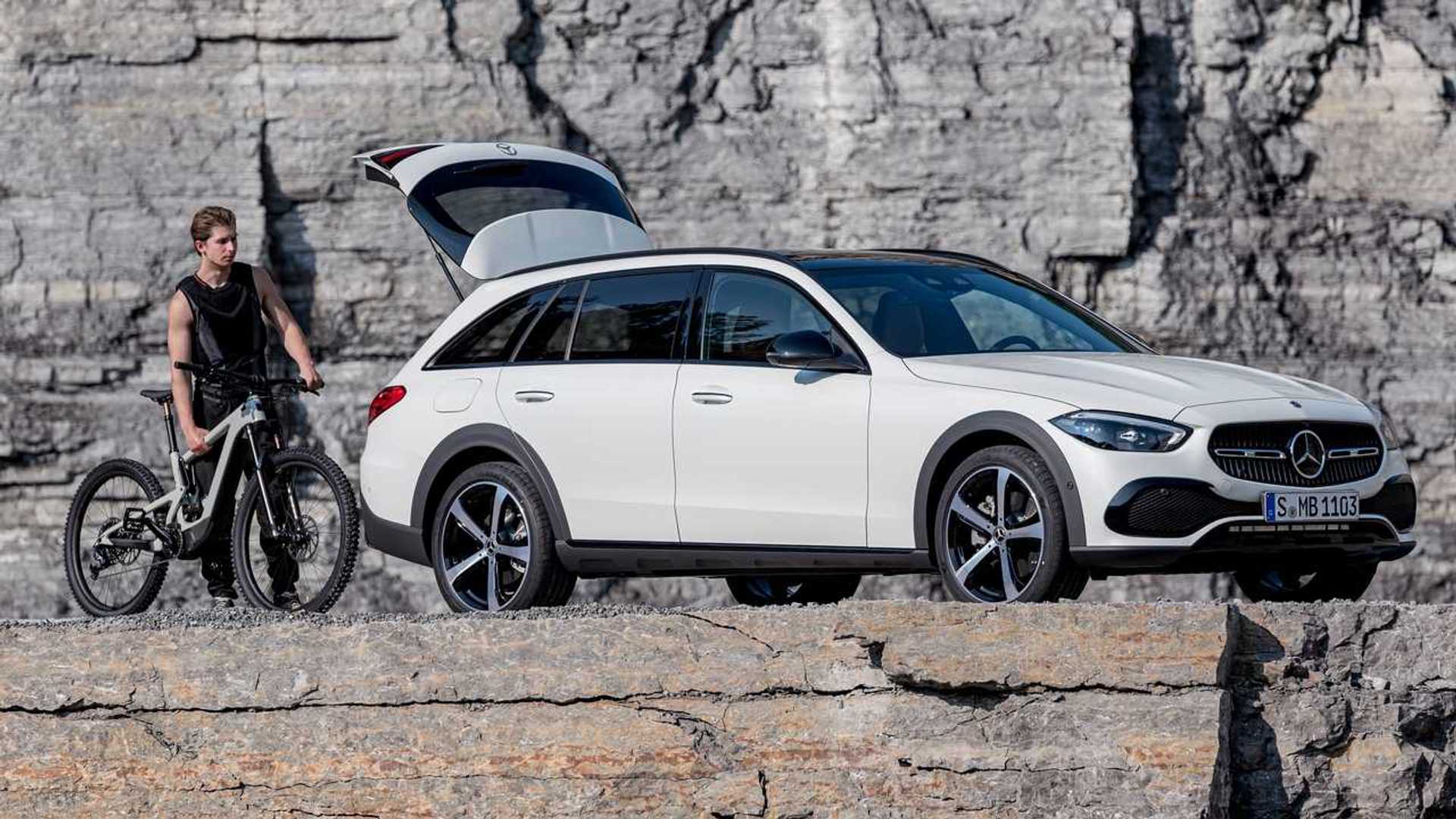 https://cdn.motor1.com/images/mgl/kp8ZQ/s1/mercedes-benz-c-class-all-terrain-rock-quarry.jpg