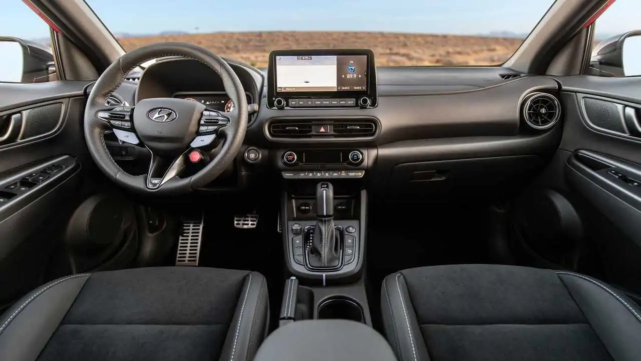https://cdn.motor1.com/images/mgl/kpGbe/s3/2022-hyundai-kona-n-interior-dashboard.webp
