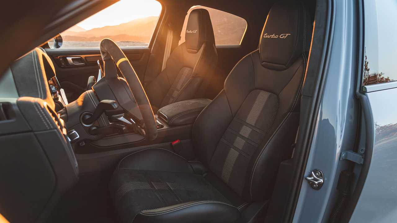2022 Porsche Cayenne Turbo GT Interior Front Seats