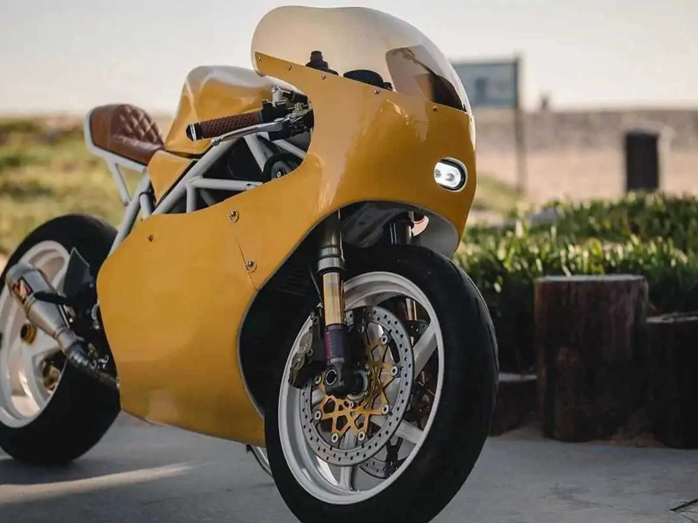 California Custom Shop Transforms Ducati 998 Into A Retro Racer