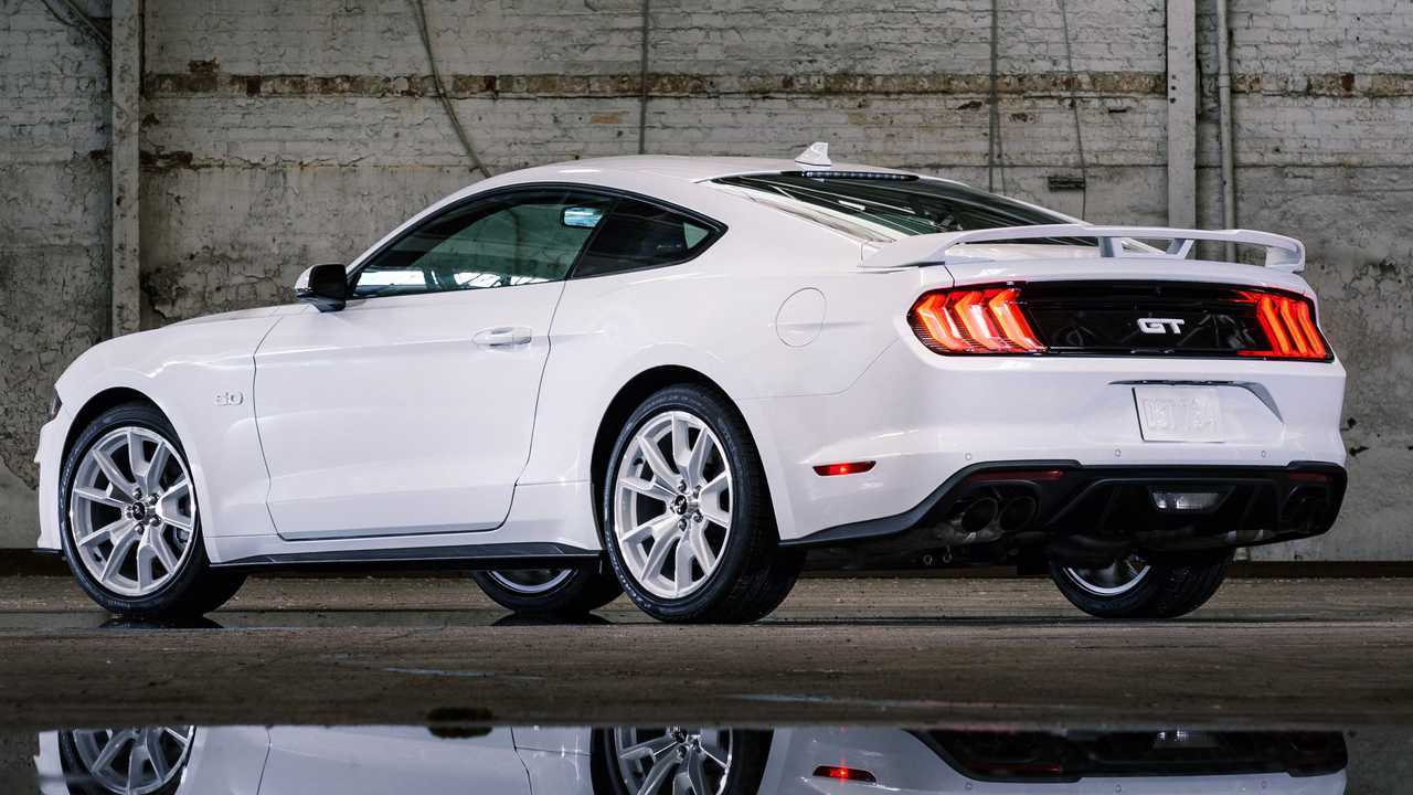 Ford Mustang Ice White Edition 2022