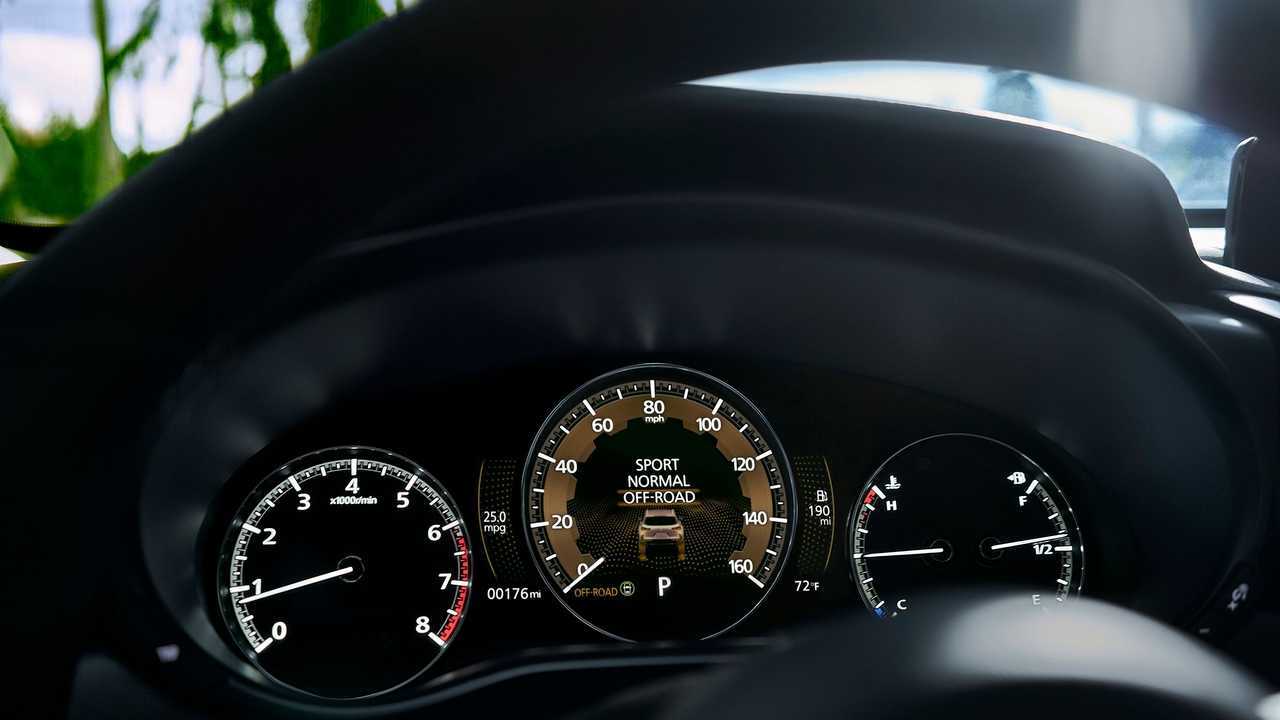 Интерьер Mazda CX-50