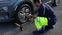 Auto elettrica, cosa fare quando si scarica