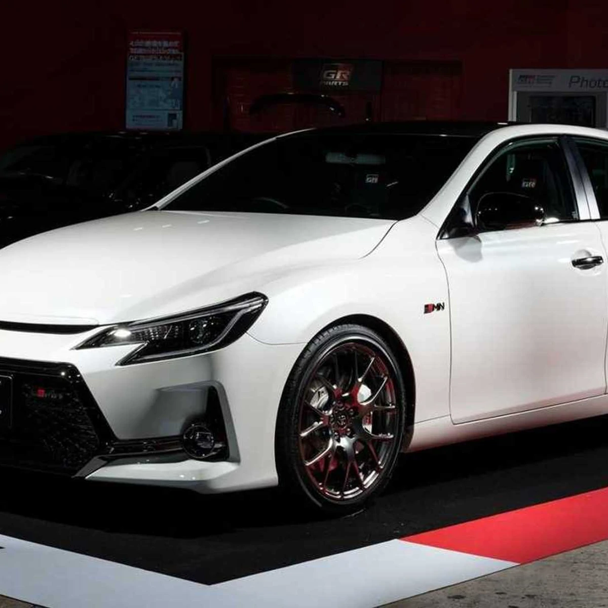 Toyota Mark X Revealed: Naturally Aspirated V6, Manual Gearbox