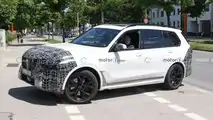 2023 BMW X7 facelift spied with split headlights