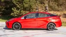2021 Toyota Prius profile