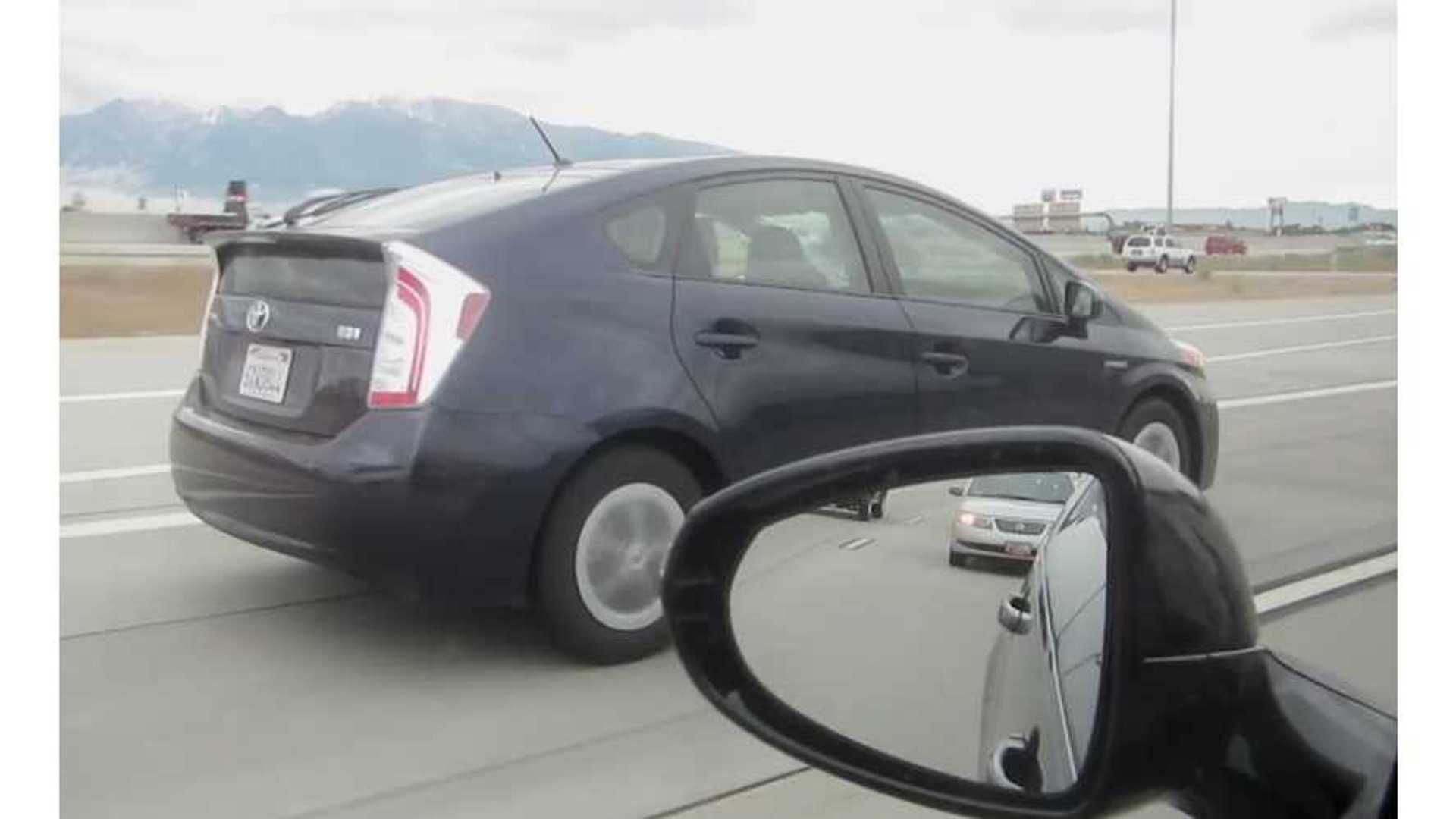 86 Miles Toyota Prius Vs Chevrolet Volt Which Is The Er Ride