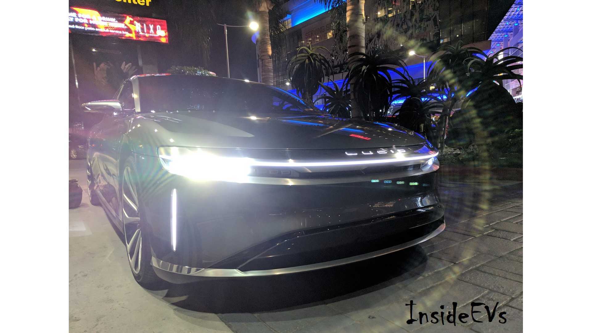 https://cdn.motor1.com/images/mgl/kwR2R/s6/lucid-air-hits-the-la-auto-show-stage.jpg