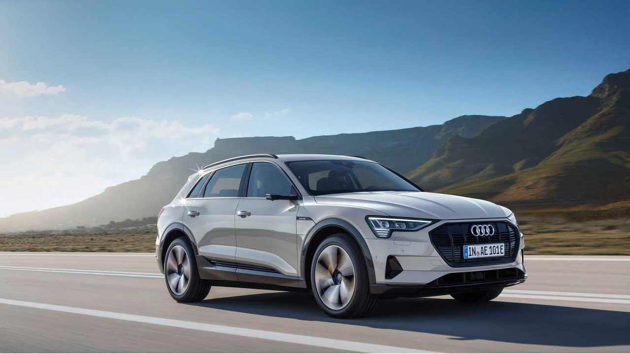 Audi e-tron (wallpaper 2,560x – click to enlarge)