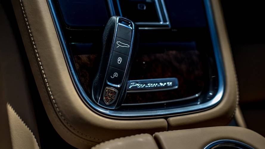 Porsche Panamera 4 e-Hybrid