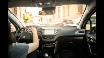 Peugeot 2008, la prova dell'Apple CarPlay